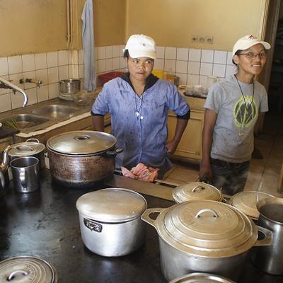 Schulprojekt Madagaskar Zahnarztteam Dr. Sobek